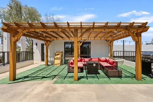 Stunning Penthouse with Pool Table and Private Balcony - Chic Escape