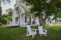 Water Views and Spacious Farmer's Porch - Charming Coastal Retreat
