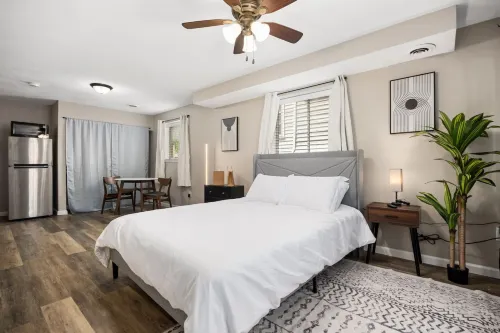 Stylish Studio Apartment with Modern Touches Hotel a Peoria