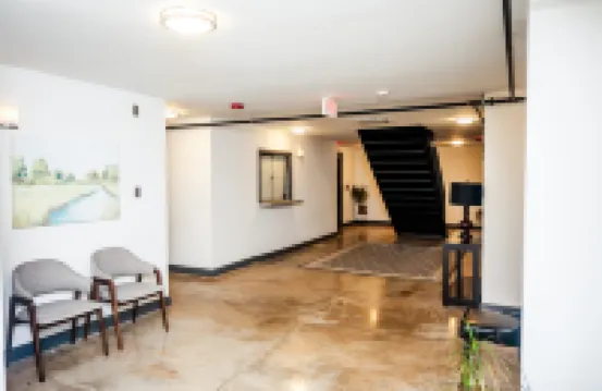 Cozy Urban Escape with Modern Amenities - Charming Downtown Haven