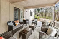 Relaxing Living Area and Game Room - Charming Woodland Escape Hotels in Bella Vista