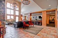 Gourmet Kitchen and Scenic Ski Area Views - Luxurious Mountain Haven