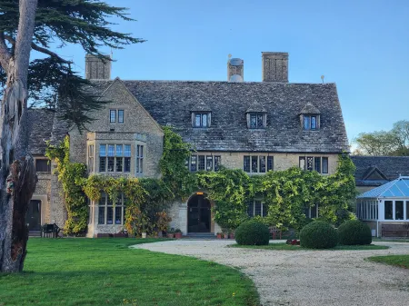 Stanton House Hotel Отели рядом со станцией Swindon Railway Station