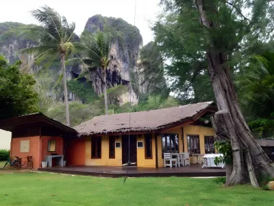 Baan Chao Mai Beach House Hotels in Koh Libong