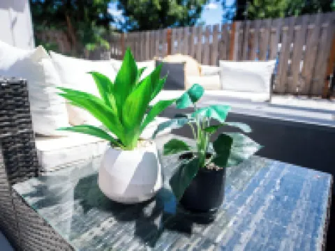 Luxury Hot Tub, Outdoor Fire Pit, Newly remodeled, Close to I-5, Walk to River Hotels in Rogue River