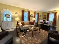 Charming cottage close to Juniata College overlooking historic Huntingdon