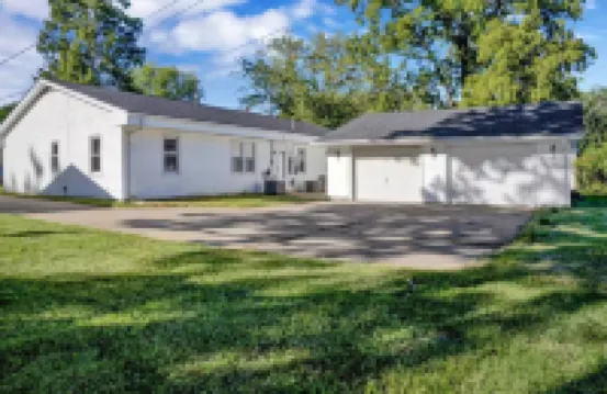 Beautiful 2-bedroom house with AC and fast WiFi in Belleville