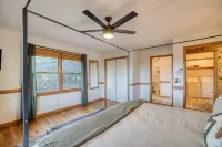 Hot Tub, Pickleball Court and Scenic Views - Stunning Mountain Oasis Hotels in Fannin County