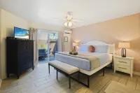 Oceanview Balcony and Luxury Amenities - Elegant Coastal Haven