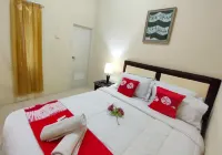 Bakom Inn Syariah Hotels near Puncak Bogor