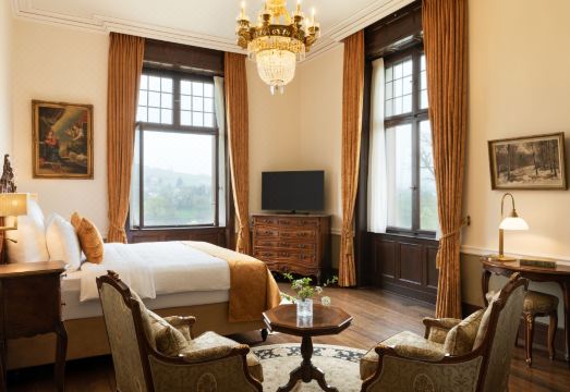 4. 슐로스 리저, ..