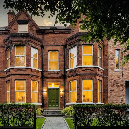The Ulsterville Residences - Free on-Site Parking