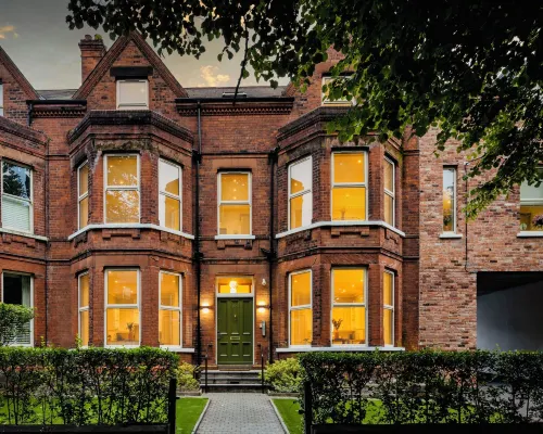 The Ulsterville Residences - Free on-Site Parking Hotels near Park Centre
