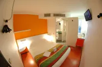 Hôtel Eco Relais - Pau Nord Hotels in Lons