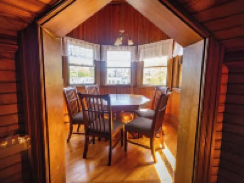 The Gregory House in Southern Maine close to many beaches & popular destinations 薩科酒店