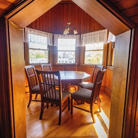 The Gregory House in Southern Maine close to many beaches & popular destinations