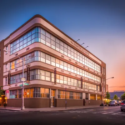 Pointe Plaza Hotel Hotels near Bushwick