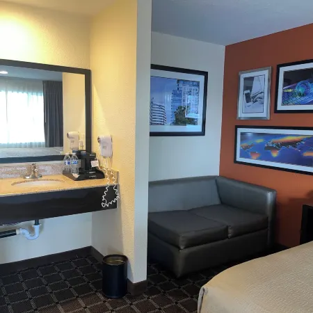 Oregon Trail Inn and Suites