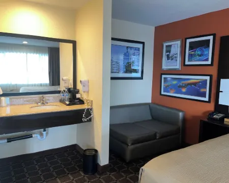 Oregon Trail Inn and Suites Hotels in Lakeview