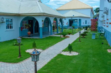 House 7 Resort Отели в г. Бида