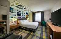 The Wayfarer San Luis Obispo, Tapestry by Hilton