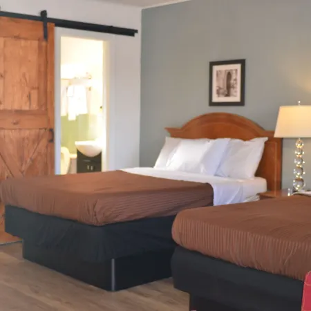 The Oak Motel