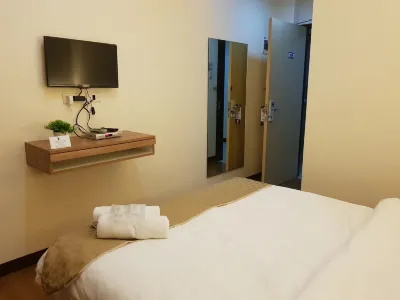 슬립 앤드 스테이 호텔 Chel's Party Foods and Beach, Party Venue 주변 호텔