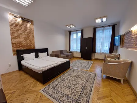 Main Square Apartments & More Отели в г. Брашов