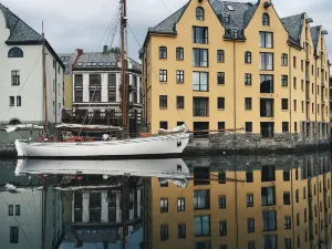 Hotel Brosundet