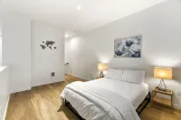 Urban Loft in Redmond Core Hotels in Kirkland