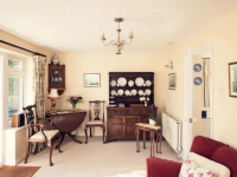 London Road Guest Accommodation Hotels in Chippenham