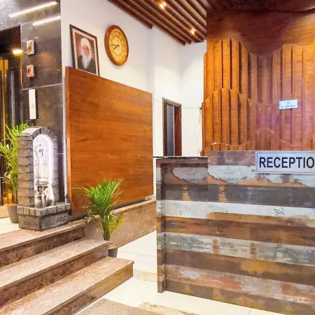 Hotel Lake View - Near Sukhna Lake