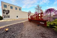 Oakley Square 3Br Charmer - Total Walkability 3 Bedroom Home by RedAwning