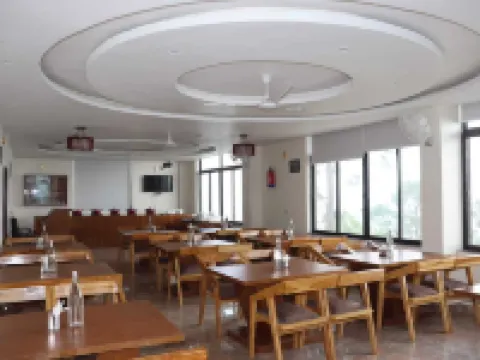 Oak Trek resort Hotels in Lansdowne