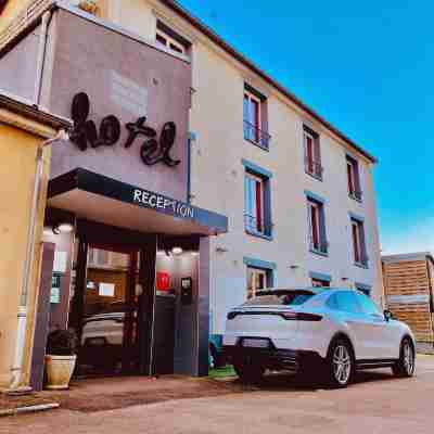 Logis Hôtel du Cirque Troyes Hotel Exterior