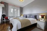 The Queen Luxury Apartments - Villa Cortina - balcony