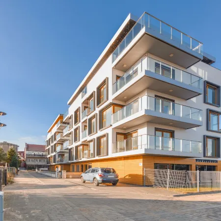 Żeromskiego II, Sun & Snow