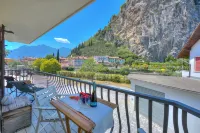 The Rock View - Happy Rentals - Apartments