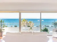 Amazing Beach Apt Panoramic View Next to Marina Alimos
