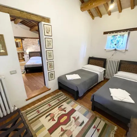 Spoleto Tranquilita Sleeps 20 with Wifi Pool Yoga Studio Gardens and Views