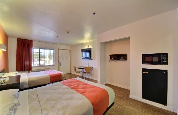 德克薩斯愛丁堡 6 號汽車旅館