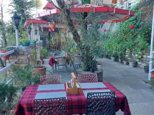 Kasar Himalaya Holiday Resort, Binsar Rd