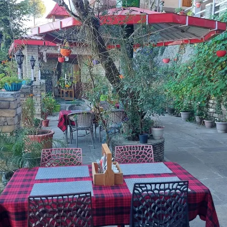 Kasar Himalaya Holiday Resort, Binsar Rd