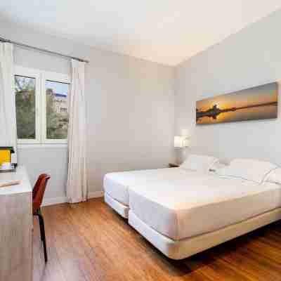 Aristoy Rooms