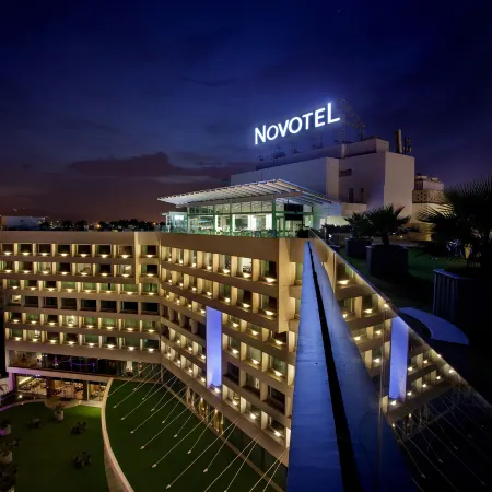 Novotel Visakhapatnam Varun Beach Отели рядом с достопримечательностью «Район Даба-Гарденс»