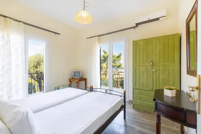 Aloe Apartments by Konnect, 500m from Dassia Beach