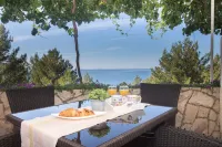 Apartment Luka Hotels in Jelsa