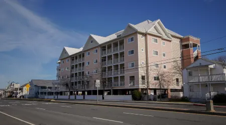 Americana Condos 10th Street