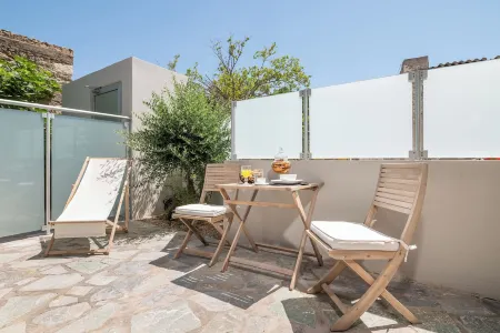 Michelangelo City Luxury Lodge Отели рядом с достопримечательностью «Lambi beach»