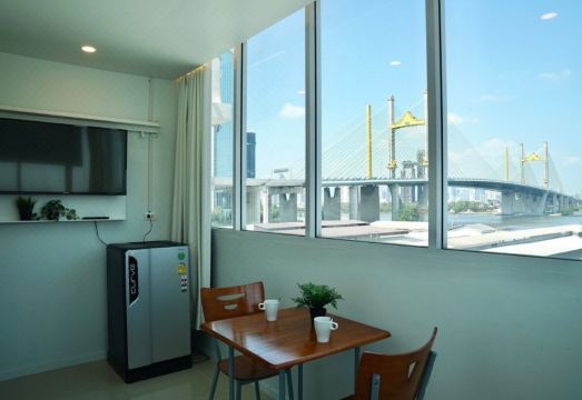 3. 더 뷰 레지던스..